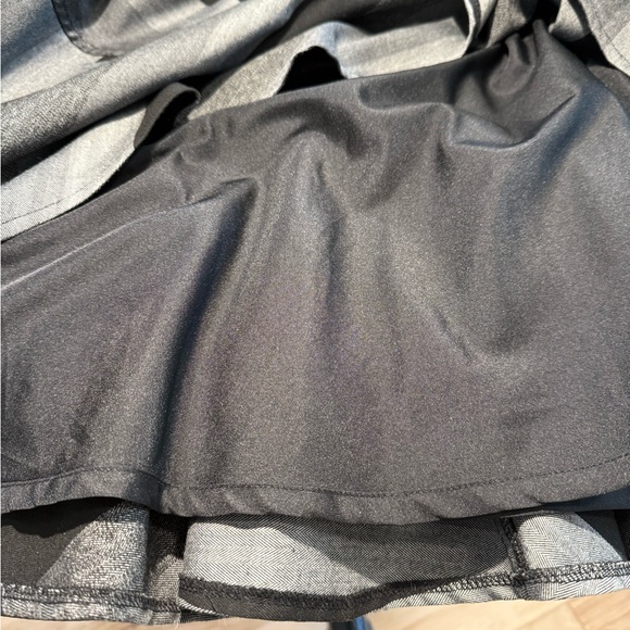 Nygard Collection Elegant Black and Gray Striped Skirt. 6P - Picture 7 of 11